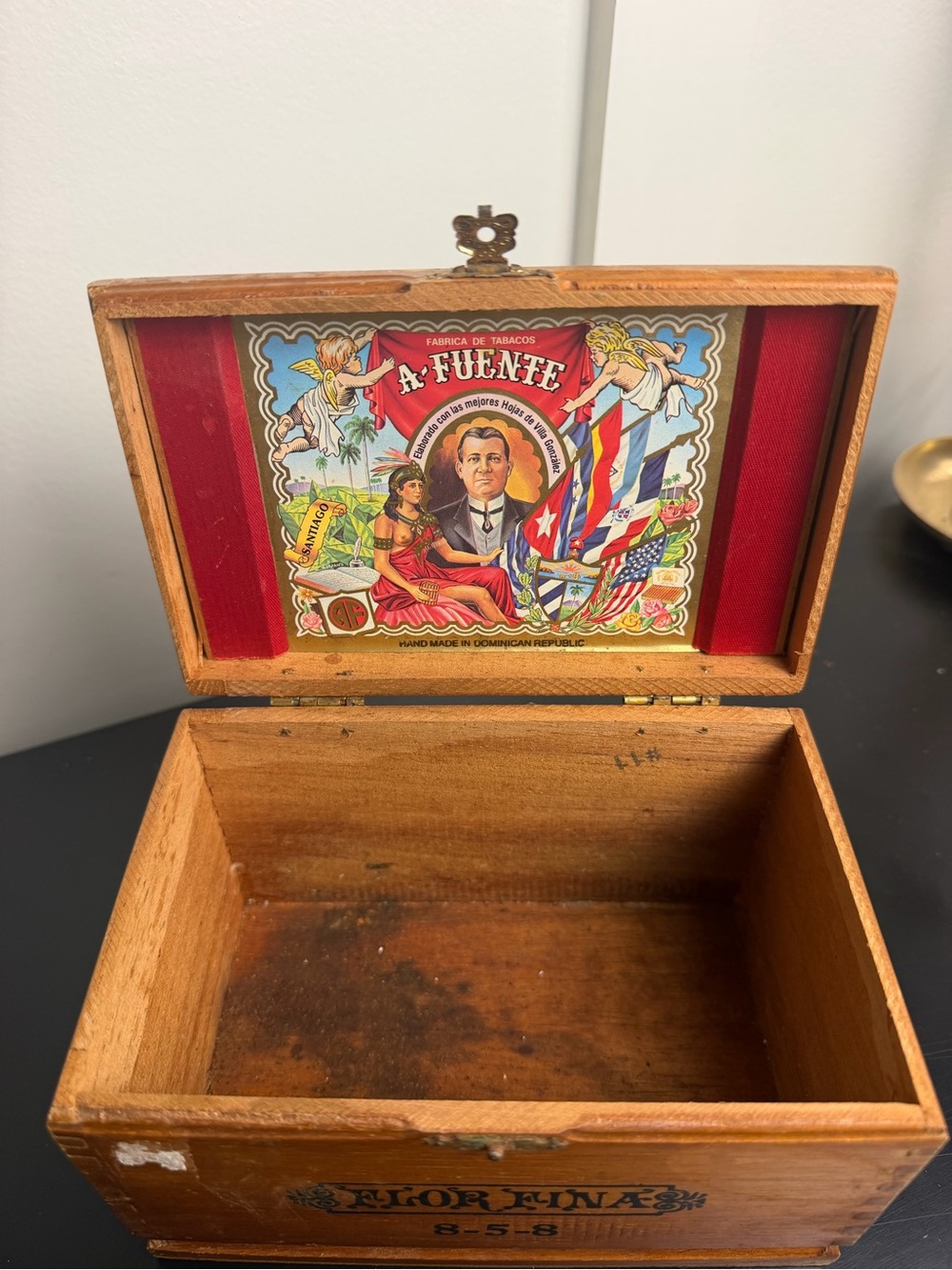 Arturo Fuente Flor Fina 8-5-8 Wooden Cigar Box Dominican Republic Vintage Decor